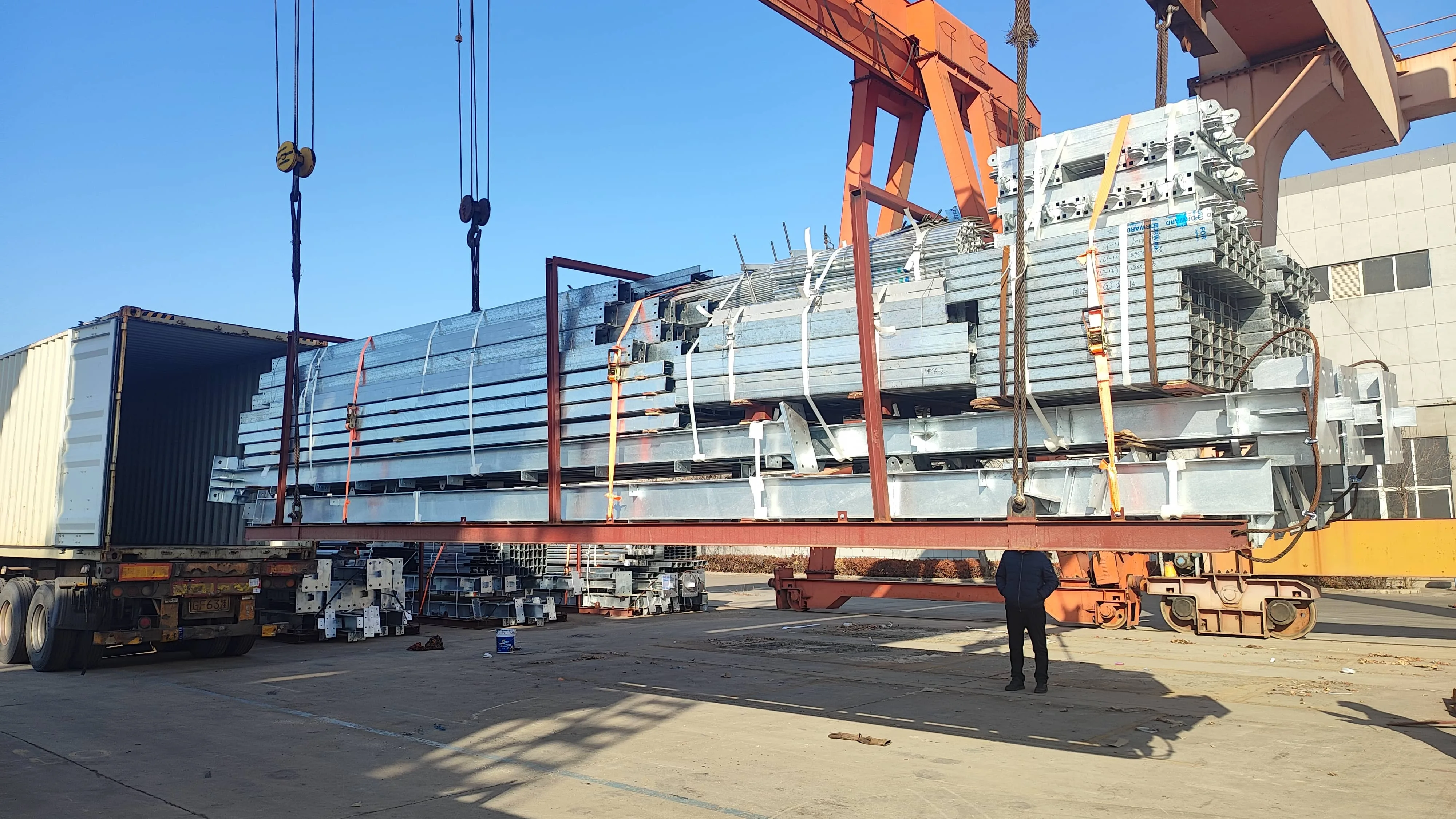 Steel Structure and PU Panels Container Loading
