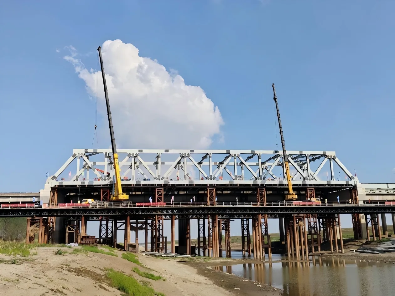 Construction of steel structure truss bridge in Argentina