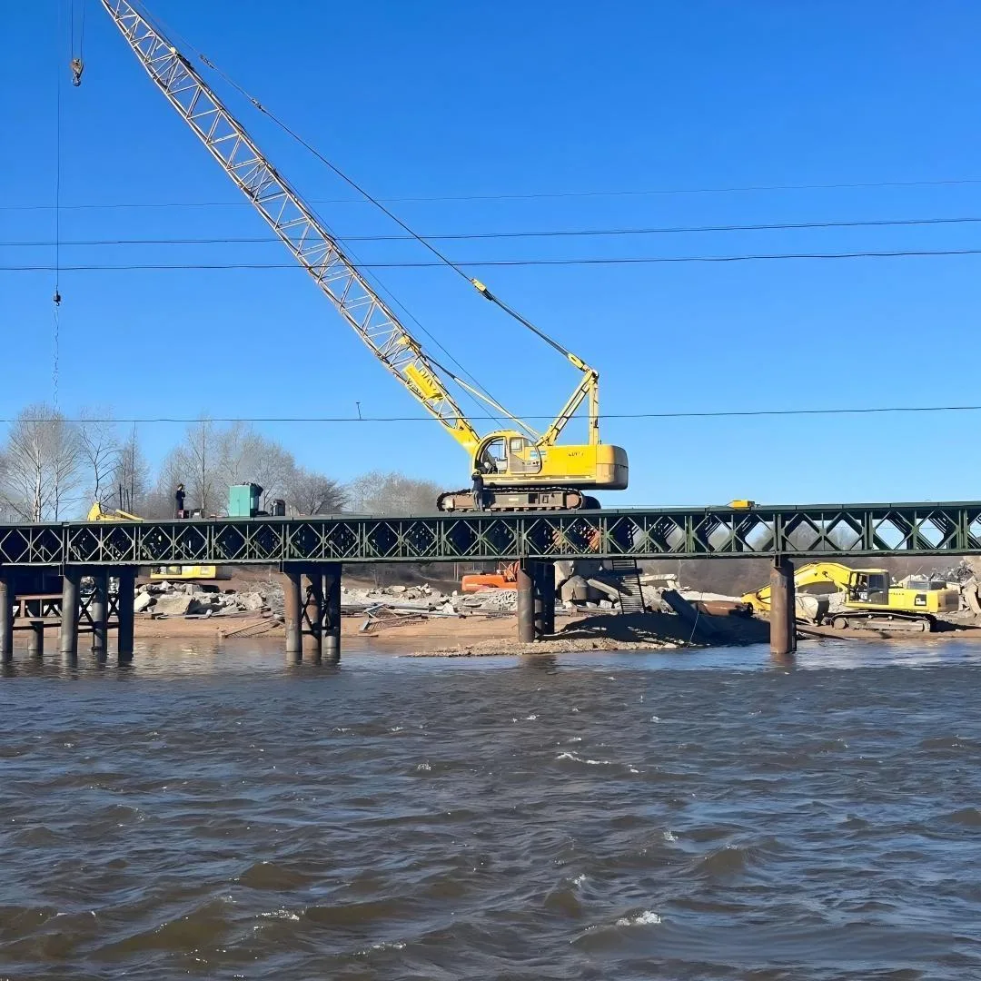 Truss bridge spanning across the river