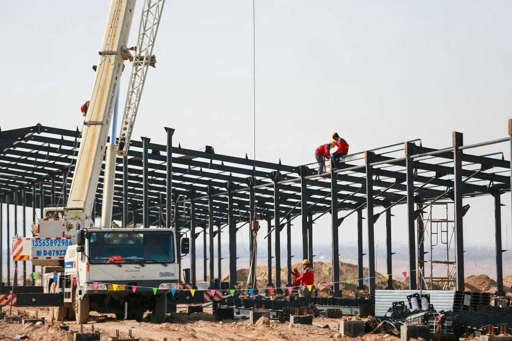 Steel structure poultry farm framework erection