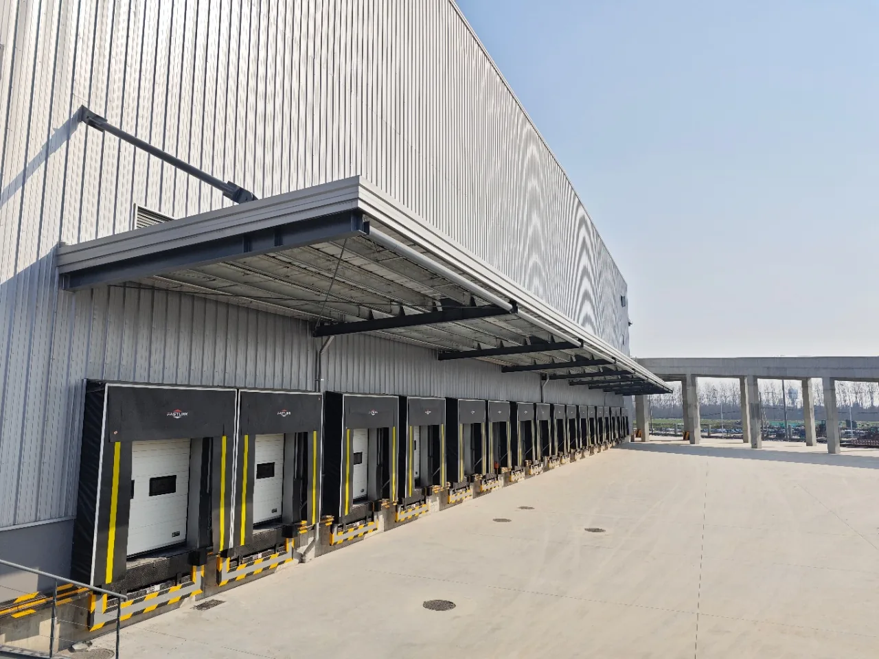 Food storage and processing zone interior
