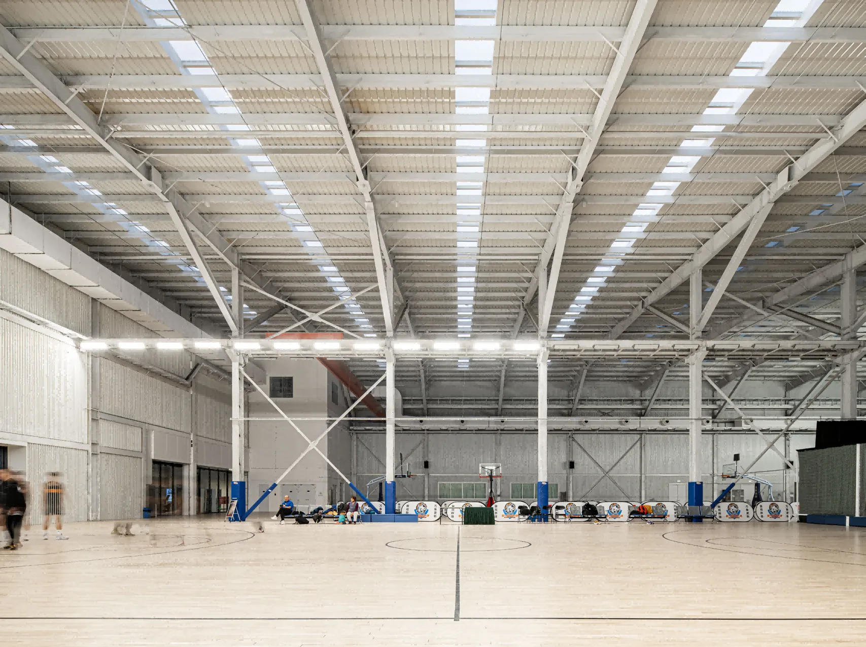 Indoor basketball court with large clear span